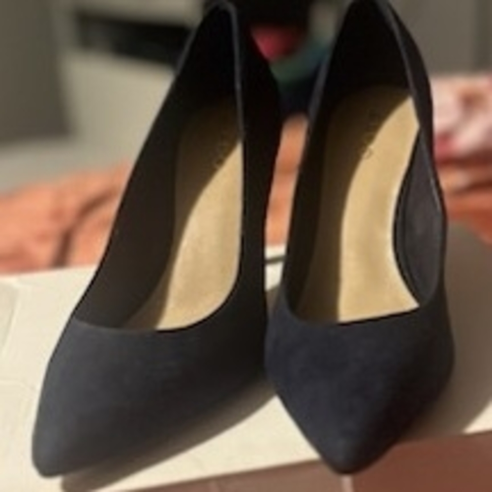 Elegant Navy Blue Women's Pumps